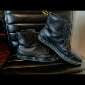 BLACK DOC MARTENS